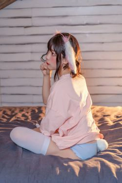 动漫博主王胖胖u 粉兔儿(26P)