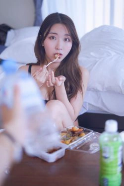 人气Coser黑川 居家(15P)