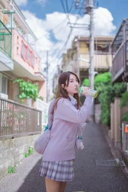 人气Coser黑川 民宿楼下(15P)