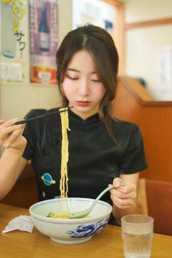 人气Coser黑川 旗袍(11P)