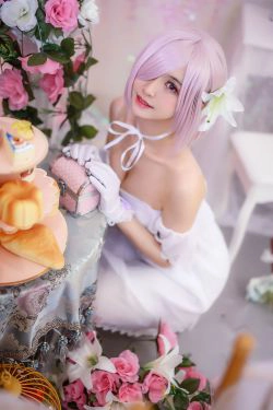 超人气Coser鳗鱼霏儿 玛修白裙(12P)