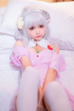 动漫博主蠢沫沫 艾米莉亚的睡衣(40P)