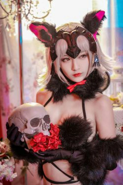 动漫博主铁板烧鬼舞w 花魁2(29P)