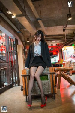 [IESS异思趣向] 模特：秋秋《偏爱红色高跟鞋》(95P)