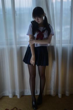 [COS福利] 人气Coser二佐Nisa - 湿身黑丝(12P)