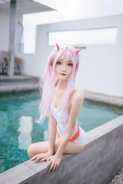 [COS福利] 动漫博主南桃Momoko - 连体泳衣(31P)