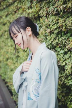 [COS福利] 动漫博主弦音sic - 汉服(9P)