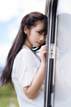 [COS福利] 微博福利姬镜酱 - 静夏之JK少女(33P)