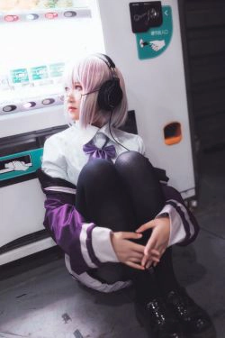 [COS福利] 微博妹子三度_69 - 电光超人古立特(9P)