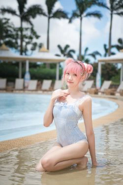 [网红COSER] Coser瓜希酱福利 - 度假水着(10P)