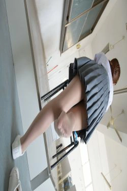 [大生模拍] No.042 圆圆 教室小白鞋(22P)