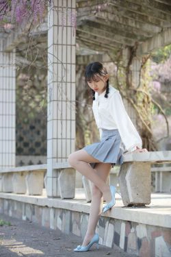 [奈丝] NO.049 小橙子 清纯呆萌的学妹(56P)