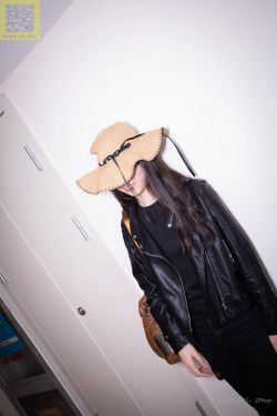 [山茶摄影LSS] NO.086  进门就把袜子脱了洗了(89P)