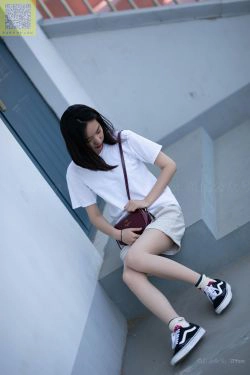 [山茶摄影LSS] NO.141  学妹操场肉丝(89P)
