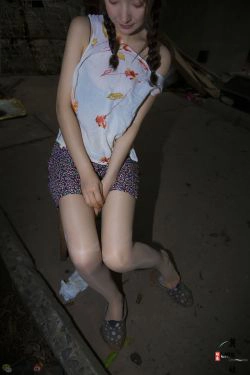 [丽丝映像GIRLISS] - 捡垃圾的小姑娘(80P)