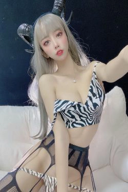 [Cosplay] 斗鱼米线线sama - 魅魔(38P)