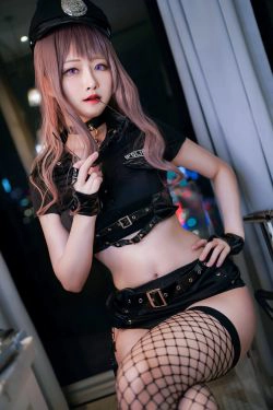[Cosplay] COS妹子Arty亞緹 - 女警网袜(25P)