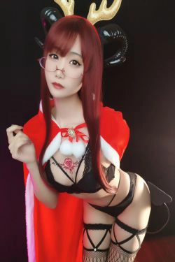 [Cosplay] 动漫博主曉美媽 - (圣诞自拍)雪夜魅魔(16P)