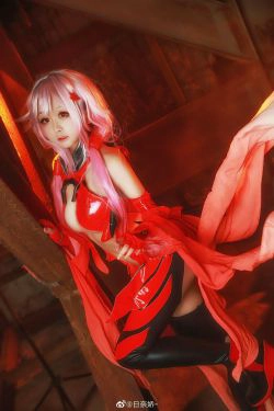 [COS福利] 日奈娇 - 楪祈 罪恶王冠(10P)