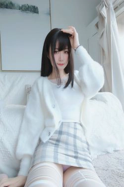 [COS福利] Coser小姐姐白银 - 白蕾丝(121P)