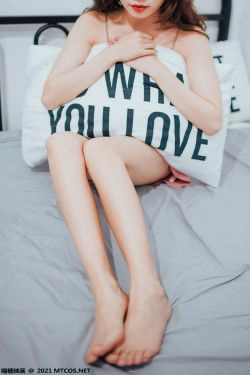 [喵糖映画] VOL.408 粉色吊带睡衣(21P)