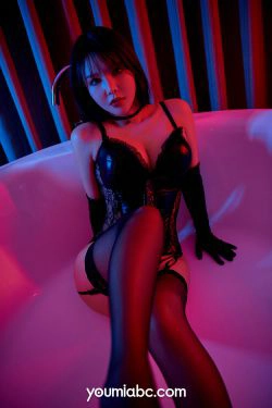 [尤蜜YouMiabc]  李多多 猩红之夜(37P)