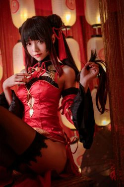 [COS福利] 动漫博主大大卷卷小卷 - 红色双马尾(11P)