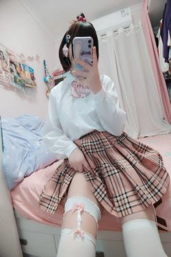 [COS福利] 二次元美女古川kagura - 白丝JK(41P)