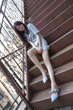 [思话SiHua] SJ022 筱蝶 楼梯道的学院女神(46P)