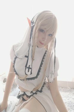 [网红COSER写真] 小容仔咕咕咕 - 容鸽(36P)
