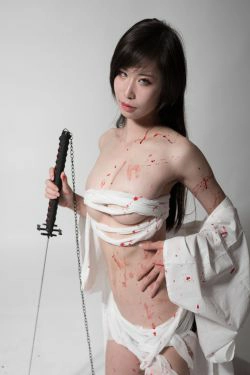 [网红COSER写真] 动漫博主爱老师_PhD - 束缚(31P)