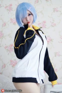[网红COSER写真] Coser小姐姐Potato Godzilla - Rem In Subaru Jacket(30P)
