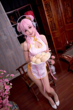 [网红COSER写真] 周叽是可爱兔兔 - 旗袍索尼子(14P)