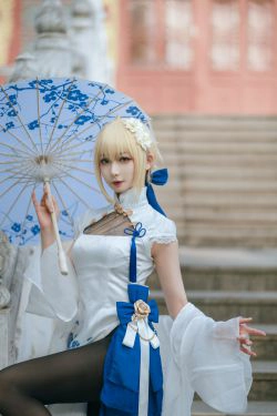 [网红COSER写真] 动漫博主封疆疆v - saber 旗袍(34P)