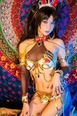 [网红COSER写真] 动漫博主阿包也是兔娘 - 弓凛兔女郎(20P)