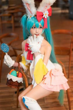 [网红COSER写真] 动漫博主Kitaro_绮太郎 - 初音兔女郎(9P)