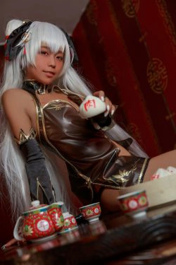 [网红COSER写真] 动漫博主G44不会受伤 - 褐色旗袍娘(18P)