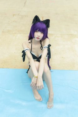 [网红COSER写真] 清纯少女五更百鬼 - 黑猫泳装(12P)