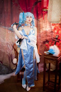 [网红COSER写真] 动漫博主阿包也是兔娘 - 少女前线 PA15翠雀媚(31P)