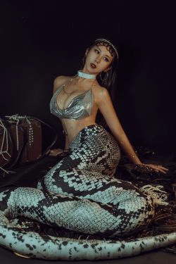 [网红COSER写真] 云溪溪 - 奶桃蛇姬(40P)
