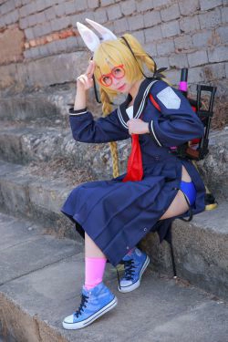 [网红COSER写真] 动漫博主G44不会受伤 - 旋风校服(21P)