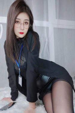[网红COSER写真] Coser小姐姐白银 - 黑丝情趣(128P)