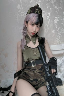 [网红COSER写真] 动漫博主果咩酱w - 战地甜心(20P)