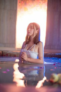[网红COSER写真] 动漫博主穆零Mu0 - 温泉 倒影(54P)