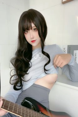 [网红COSER写真] 动漫博主九曲Jean - 吉他妹妹(40P)