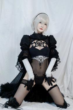 [福利COS] 51酱 - 2B黑婚纱(53P)