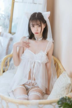 [福利COS] 许岚 - 少女白色裙(41P)