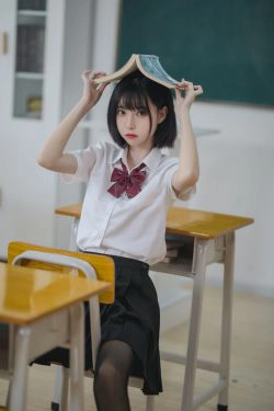 [福利COS] 许岚 - 教室jk黑丝(40P)