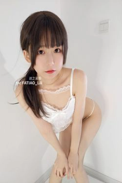 [福利COS] 迷之呆梨(发条少女)[fantia] - 有趣的假期(19P)