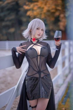 [福利COS] COS妹子仙九Airi - 黑贞马会(18P)